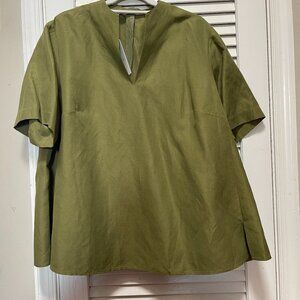 New Lafayette 148 New York, green , A framed top.